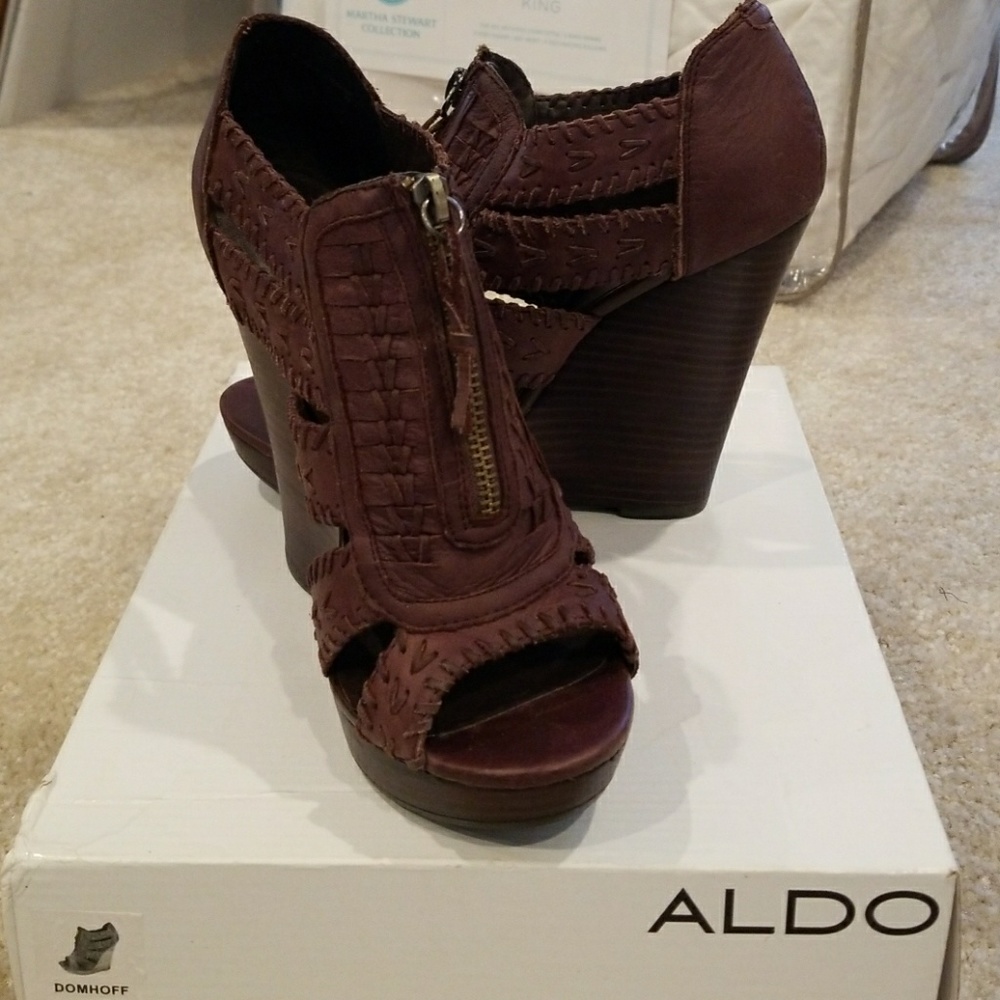 Wedge sandals